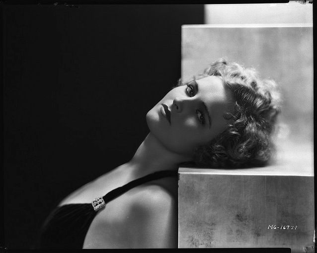 09Lois_Moran.jpg Photo by Photobucket